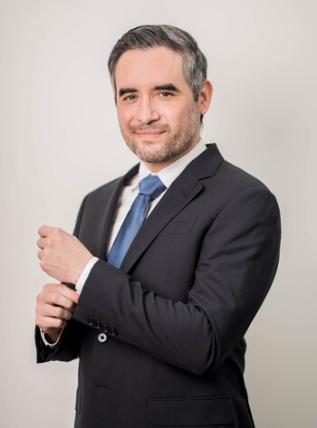 Dr. Irving Rodriguez is a Board Certified Plastic Surgeon in Tijuana, Mexico.